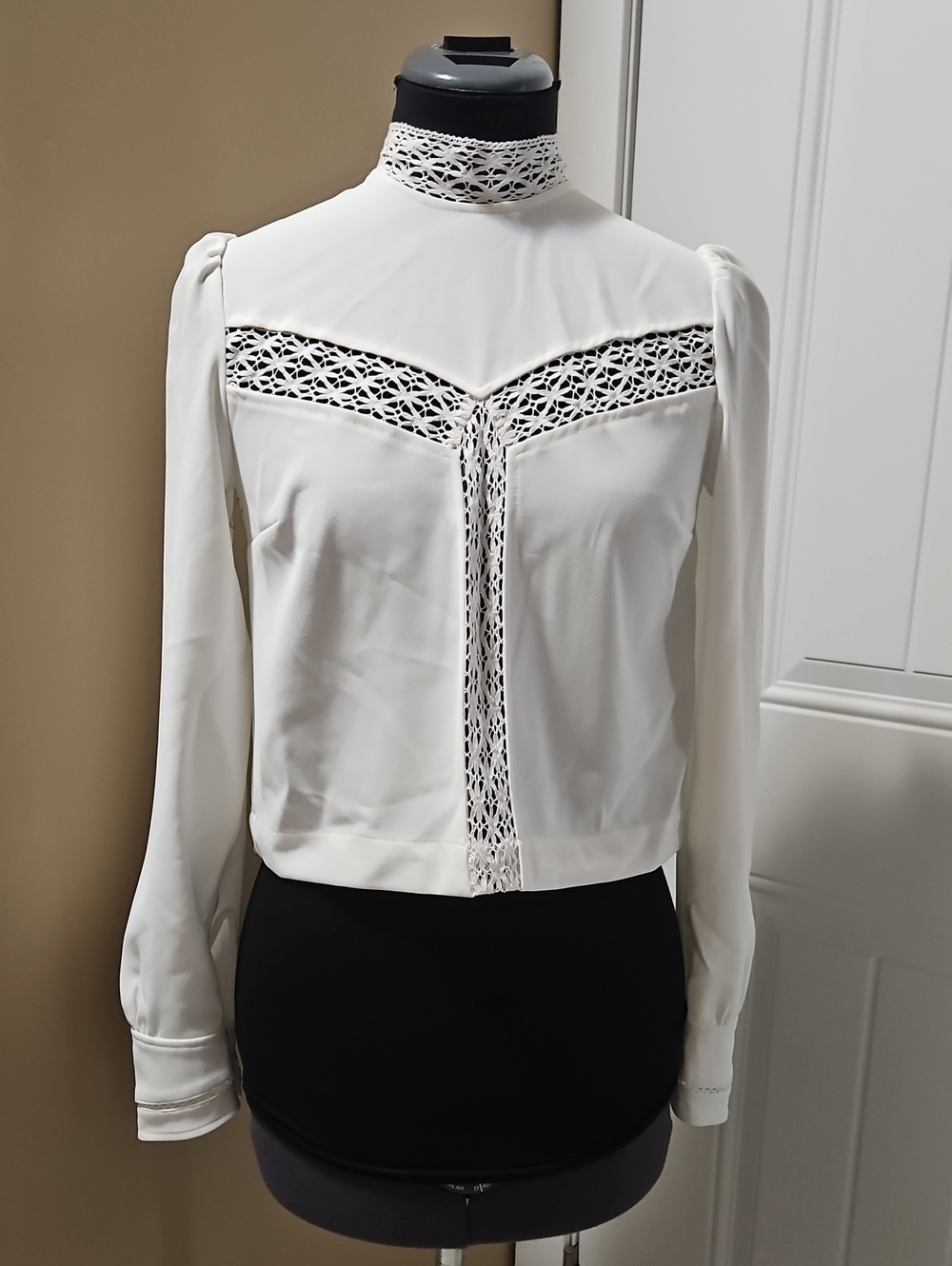 Wilfred Delaney Lace Cropped Blouse XXS In White
